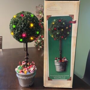 Hallmark Keepsake Lighted Sugar Plum Tabletop Topiary 2002 - Retired